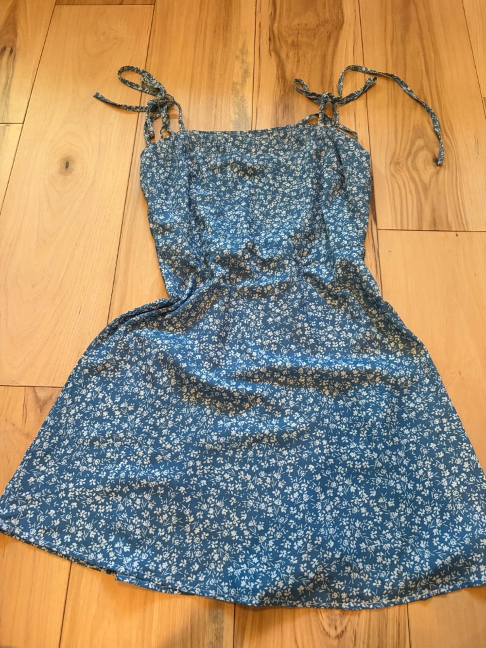 SHEIN VCAY Blue Ditsy Floral Tie Strap Smocked Mini Dress S